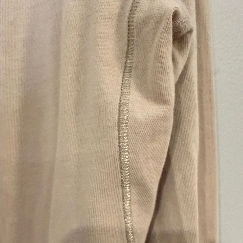 Lululemon women’s tan ever ready long sleeve crew neck light‎ shirt/top